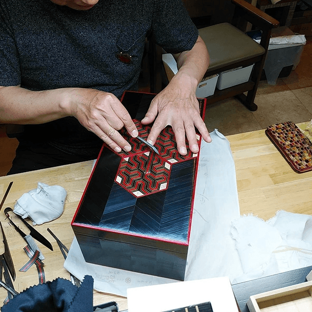 城崎温泉発祥の伝統工芸品「麦わら細工」 歴史とものづくり、新しい芸術性の体験